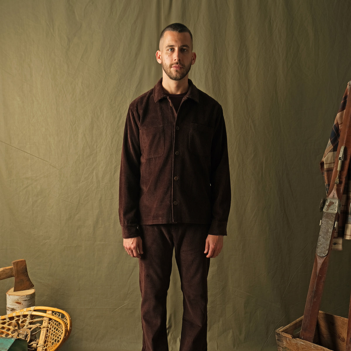 Men's mocha brown corduroy club shirt, long sleeves and buttoned front with chest pockets