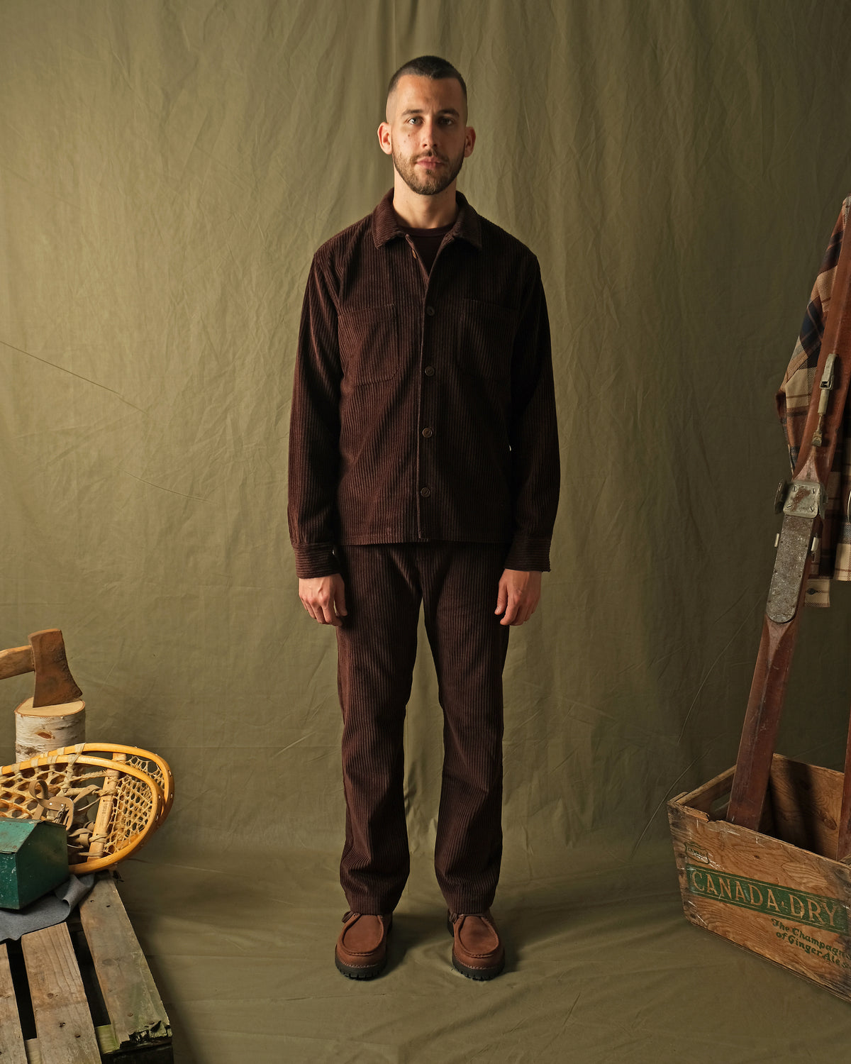 Men's mocha brown corduroy club shirt, long sleeves and buttoned front with chest pockets