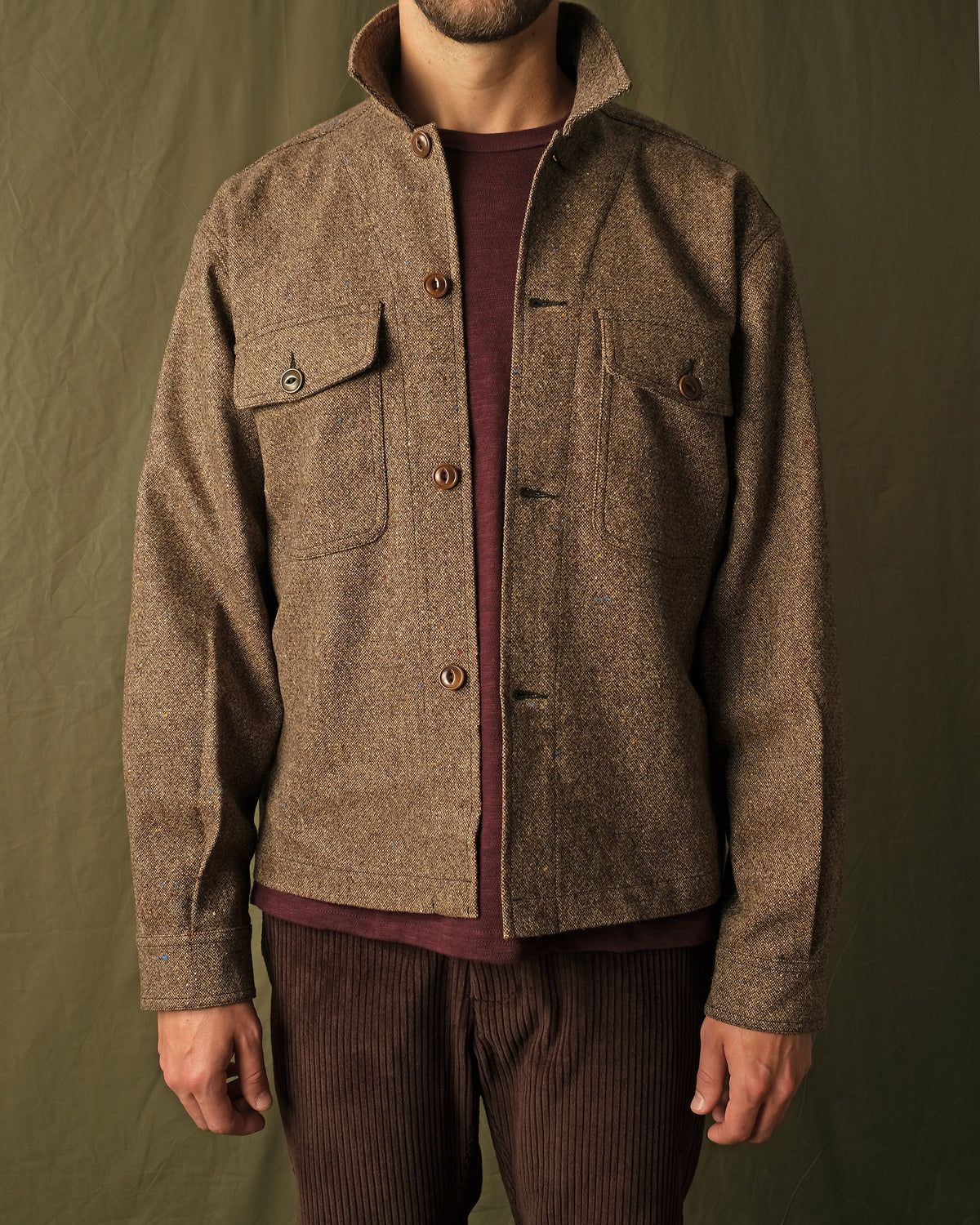Men's hazel-fleck wool camp shirt with stand collar, button placket, chest flap pockets